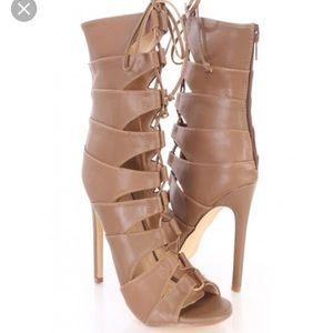 🌹Light brown strappy peep toe🌹